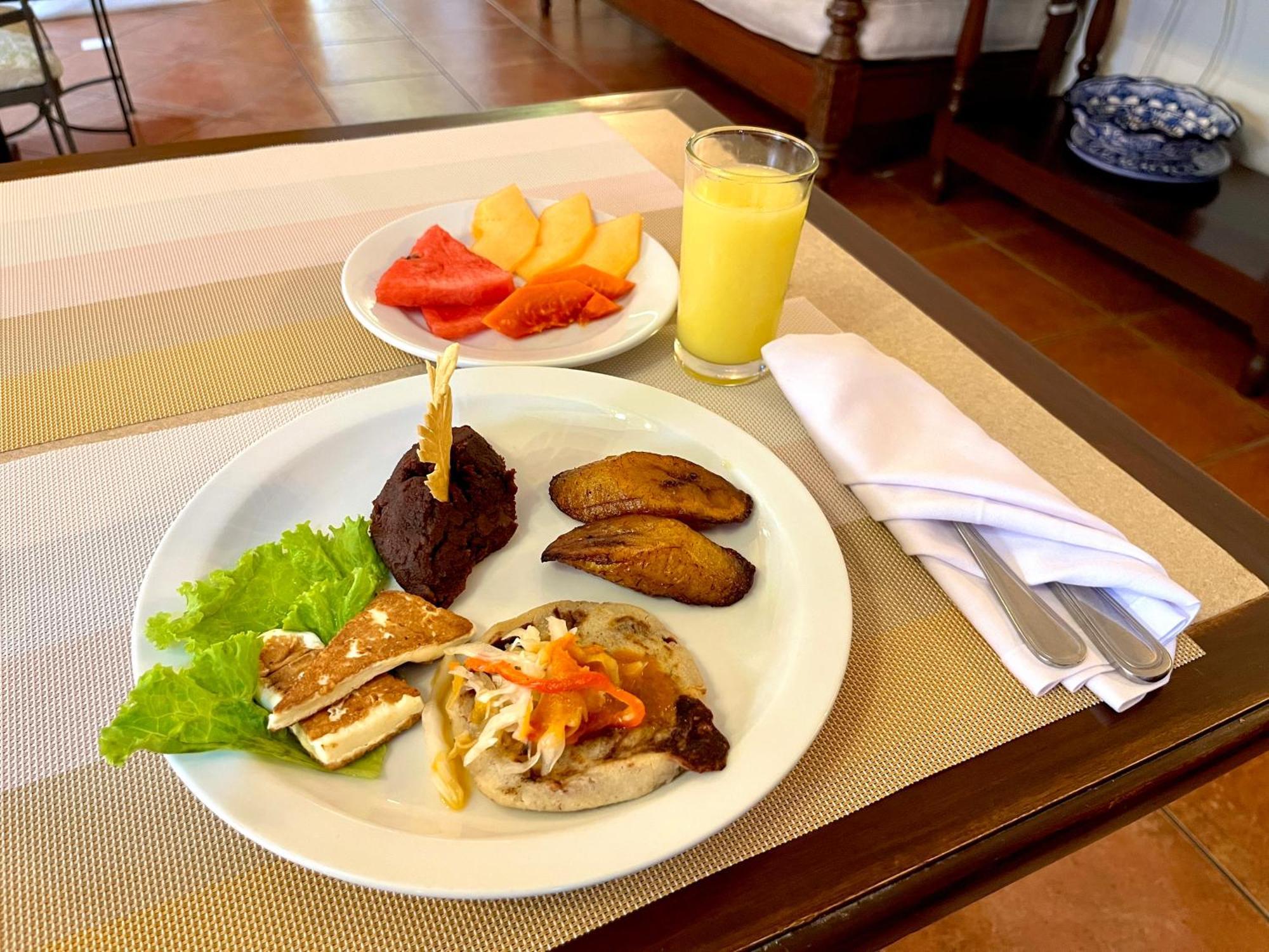 Hotel Villa Terra San Salvador Bagian luar foto